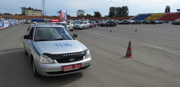 Автопробег в Пинске в сопровождении ГАИ Автопробег в Пинске в сопровождении ГАИ