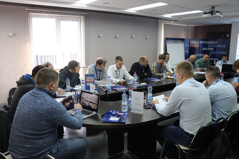 Технические специалисты задавали вопросы представителям LIQUI MOLY из Германии IMG_3315.JPG