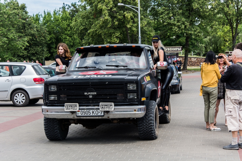 Chevrolet Blazer команды Texaco Havoline принял участие в параде на Джип Фесте Chevrolet Blazer команды Texaco Havoline принял участие в параде на Джип Фесте