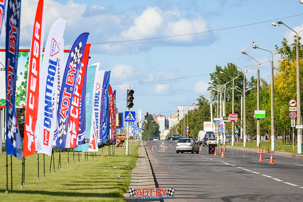 Прямая узкая трасса в Витебске напрягла водителей Прямая узкая трасса в Витебске напрягла водителей
